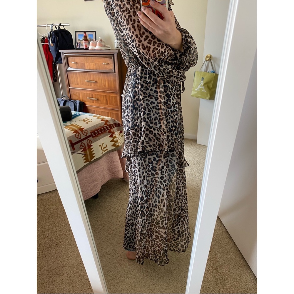 ✨SALE✨ VICTORIA’S SECRET Plunge Ruffle Robe - Picture 5 of 8